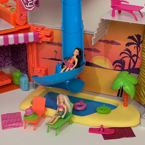 Polly Pocket! So Hip Cruise Ship Playset with 3 Dolls, Accessories and Box - Picture 5 of 16